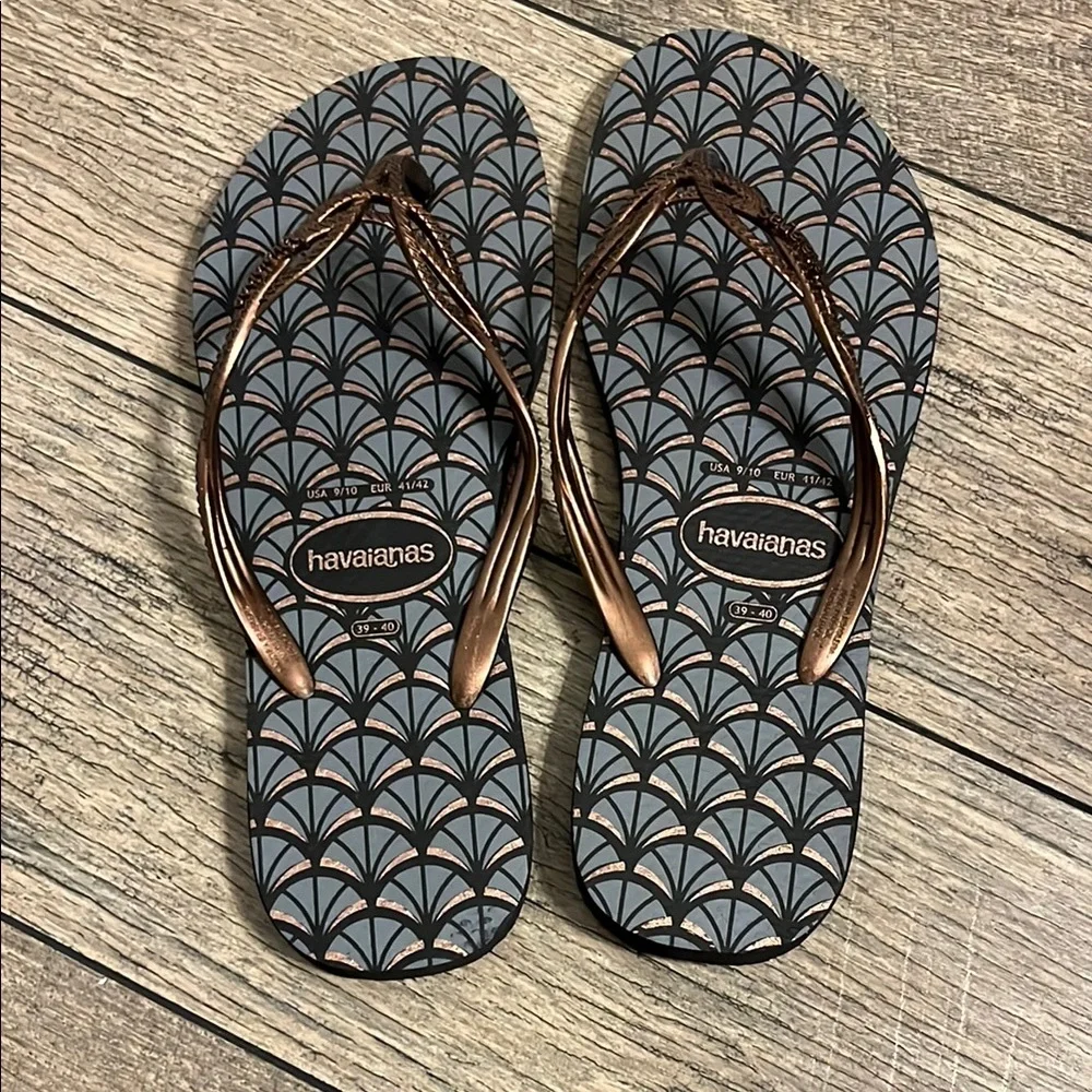 Havaianas Gray and Copper Flip Flops - Picture 4 of 9